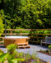 new/wood-firedoutdoorjacuzzi.jpg
